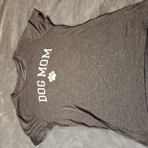 Dog Mom Tee shirt. Size Large. Worn twice. Gray and white